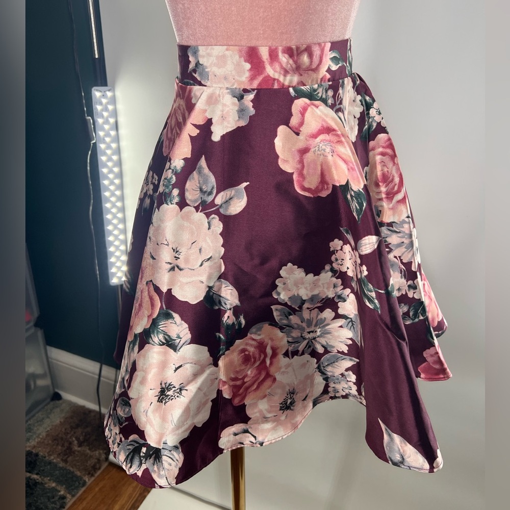 EUC City Triangles Floral Print Mini Skirt - Picture 3 of 9